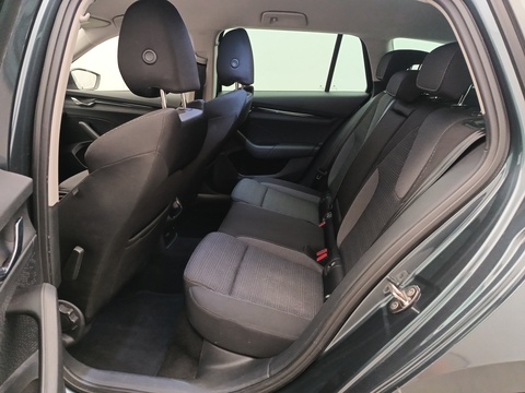 EntryDriverRear